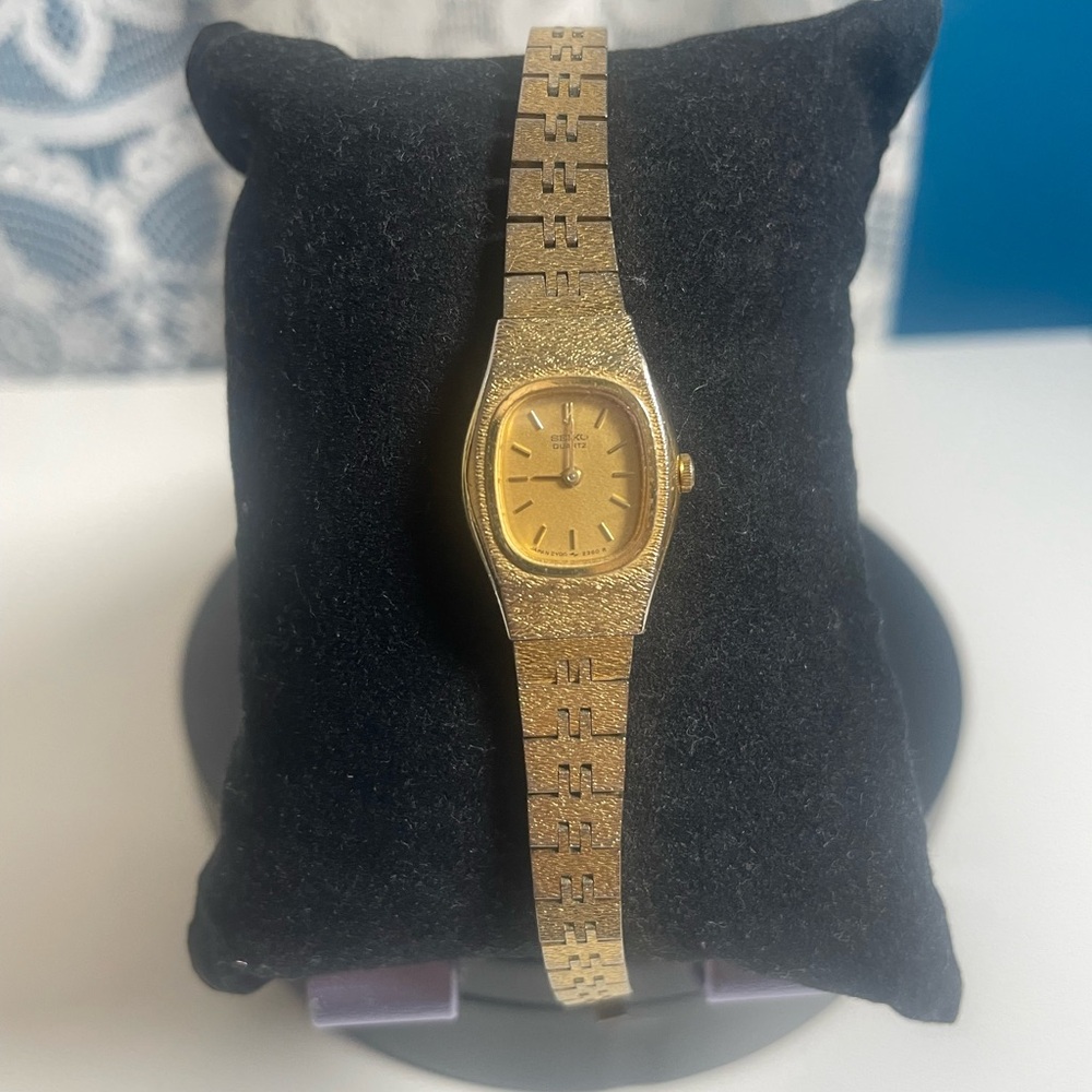 VTG Seiko 2320-6469 R-Needs Battery